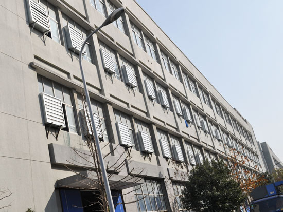 ؓ���L�C���b����